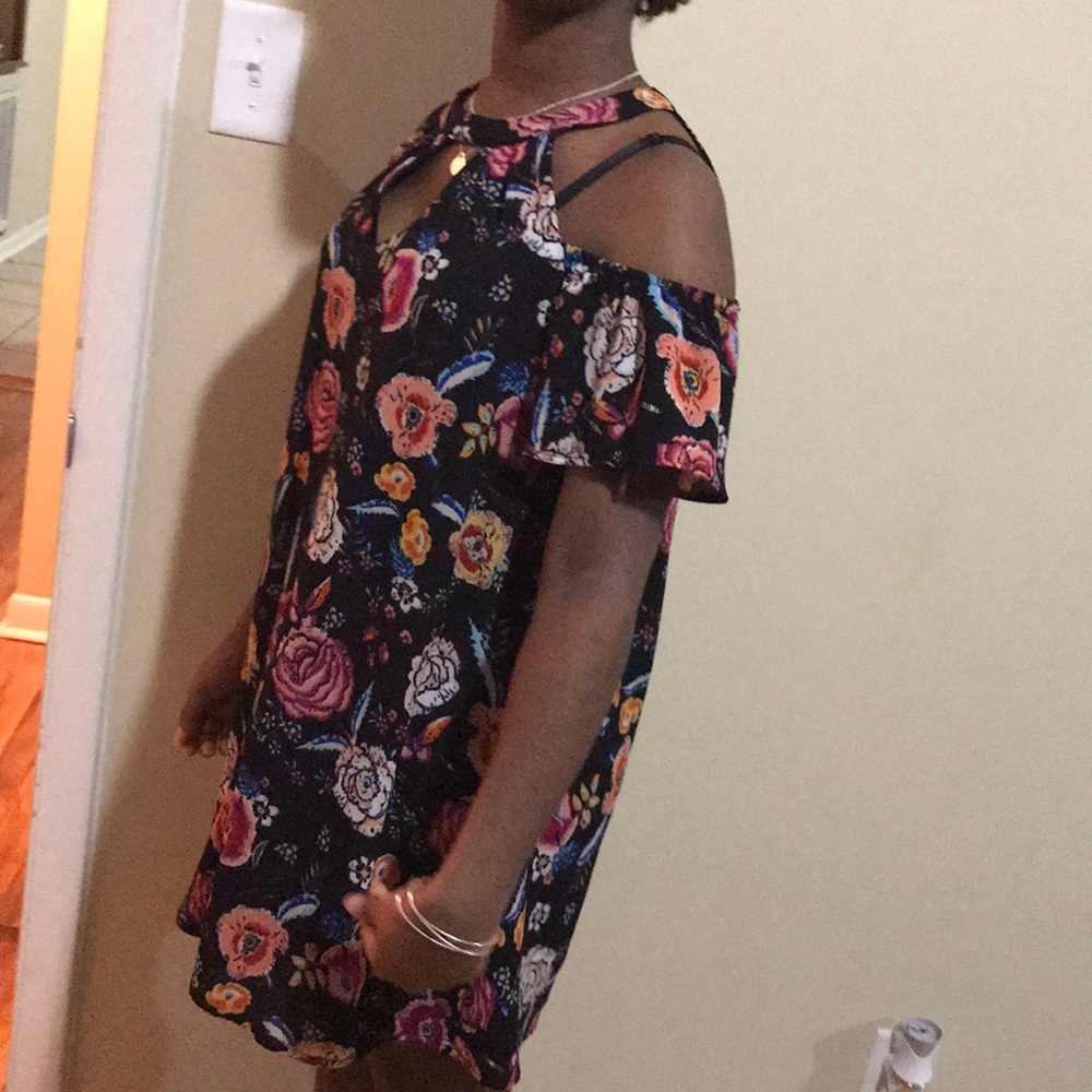Dress - Picture 5 of 5